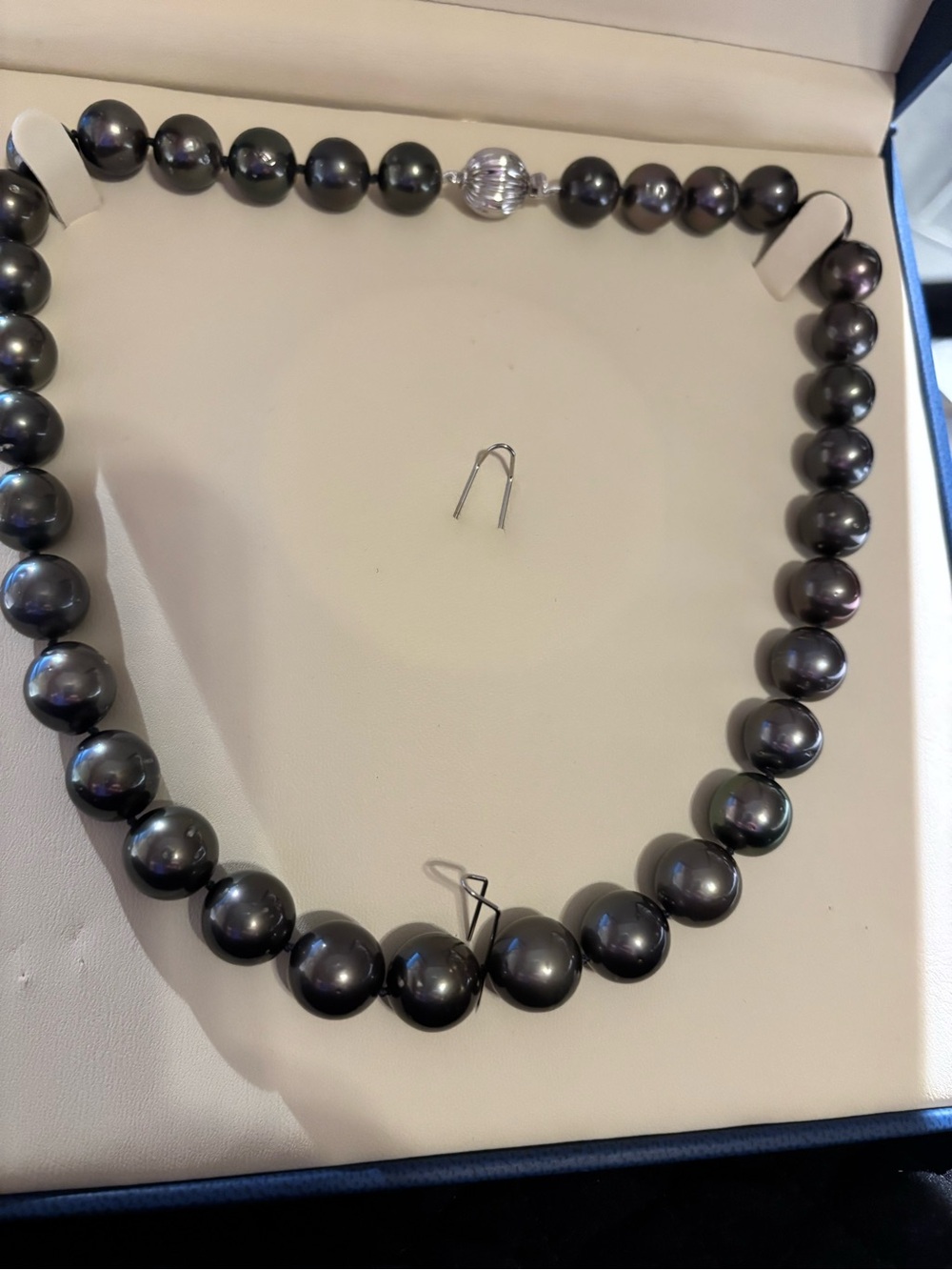 18” Tahitian Pearl Necklace Gray 35 pearls - Picture 3 of 9